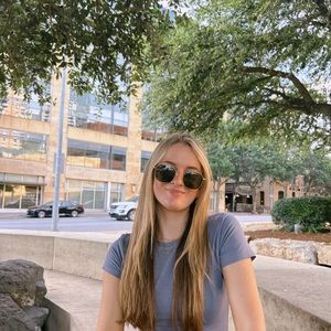 Meet your Posher, Cami
